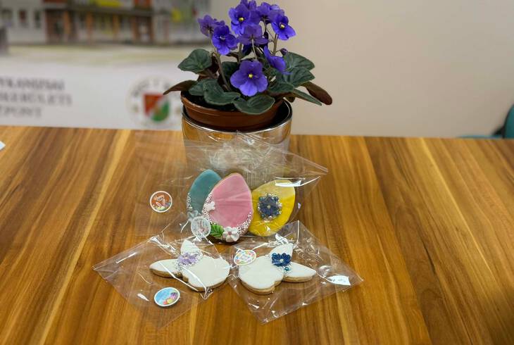 Szab�n� Rosta Bea h�sv�ti meglepet�se a nevel�test�letnek